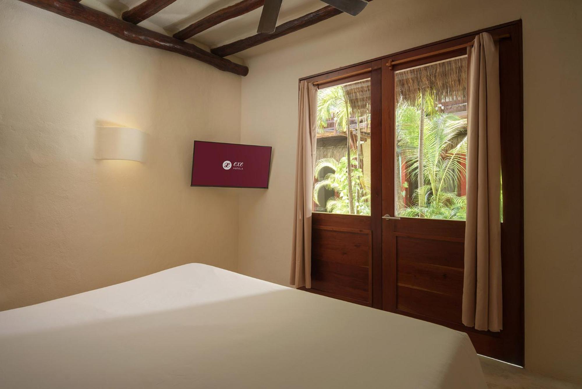 Hotel Exe El Pueblito 4*